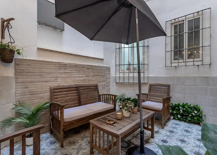 El patio del Arquitecto - free parking